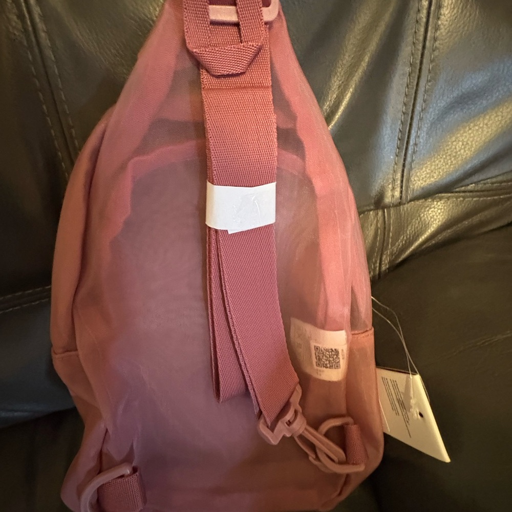 Reebok Dusty Pink Sling Backpack - Picture 3 of 4